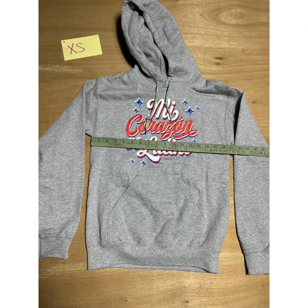 Hybrid Hoodie Kids XS‎ Grey Mi Corazón es Latino Graphic Pullover Sweatshirt